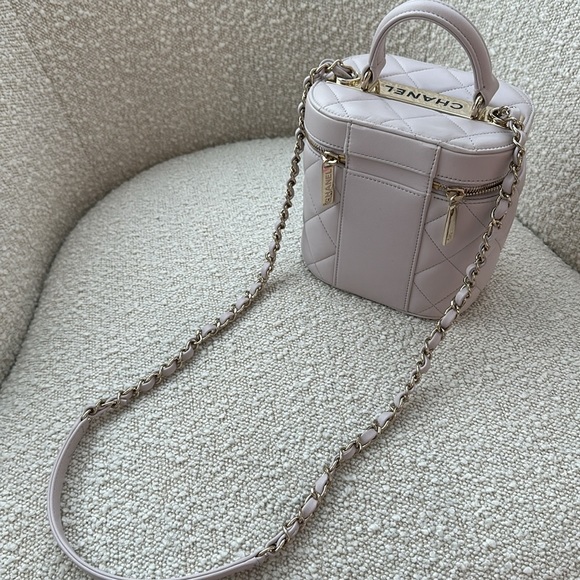 Authentic Lambskin Quilted Trendy Vanity Case small - Picture 11 of 12